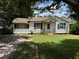 featured image of 4131 Laverne St