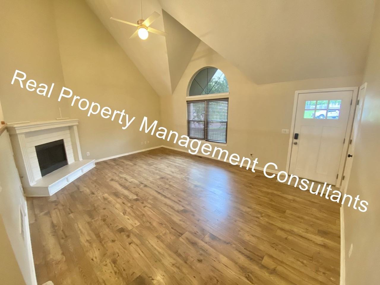 1905 Apache Ct - Photo 3 of 29
