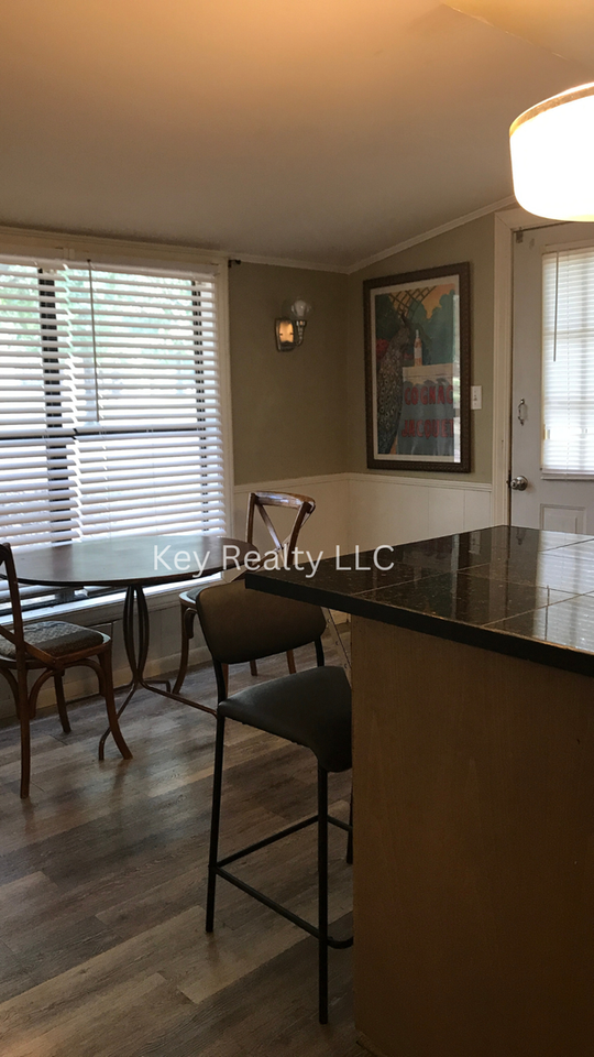 186 Taylor Rd - Photo 2 of 14