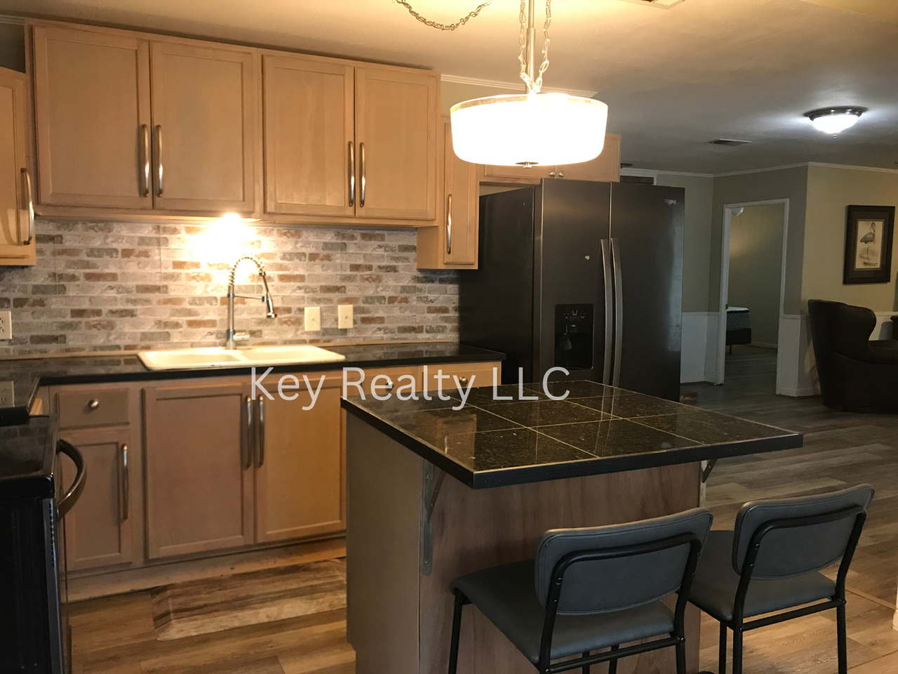 186 Taylor Rd - Photo 3 of 14
