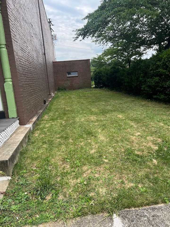 464 Chestnut St - Photo 3 of 28