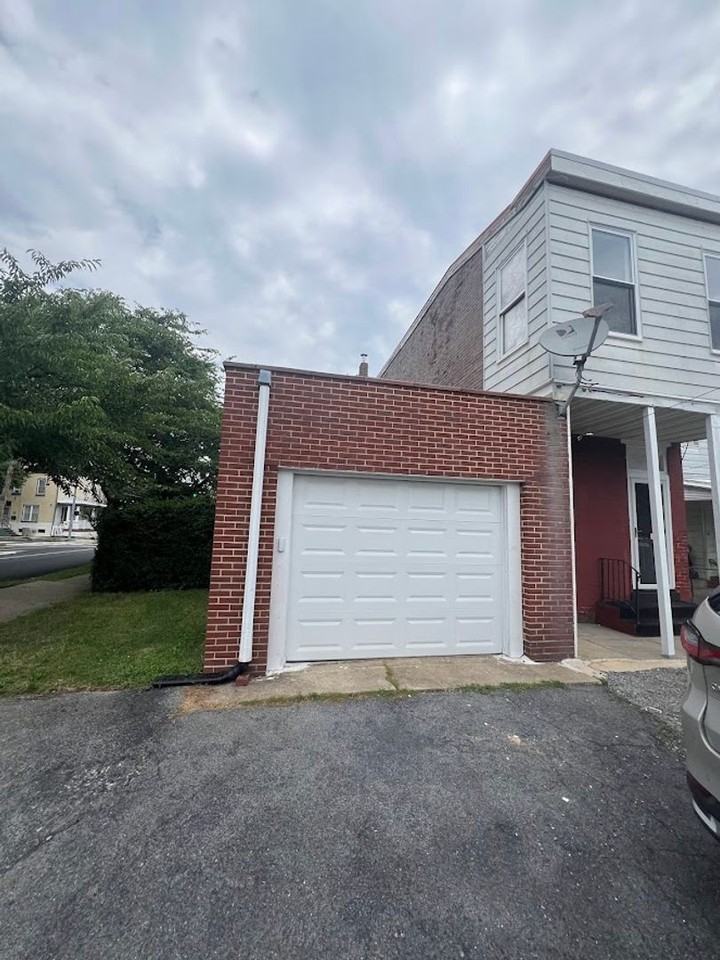 464 Chestnut St - Photo 5 of 28