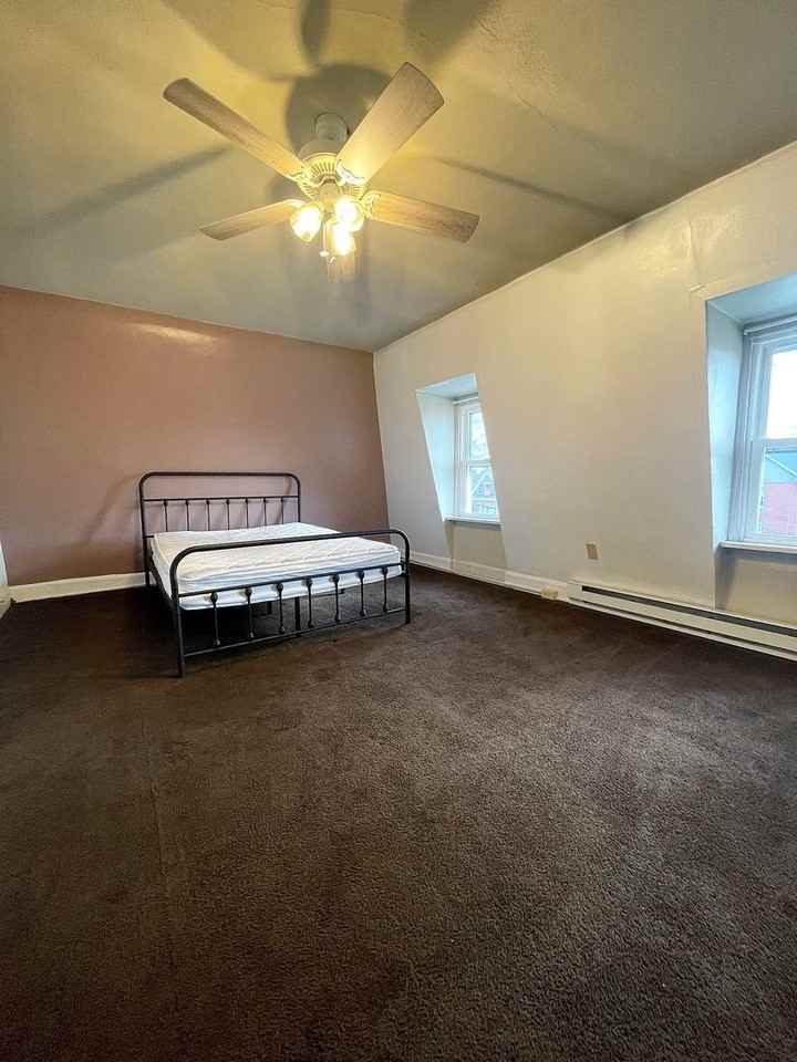 219 W Water St - Photo 6 of 11