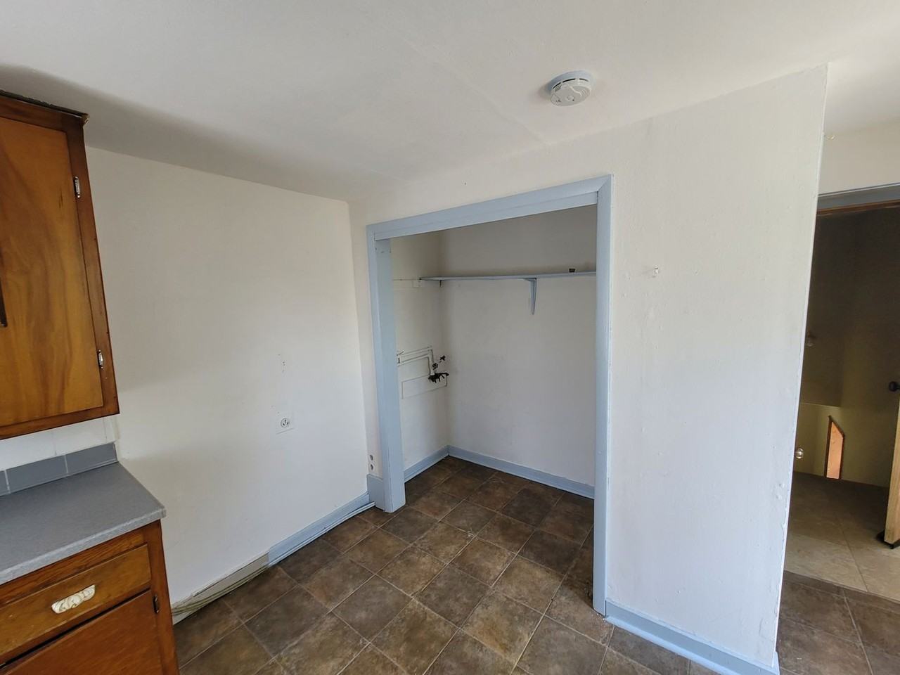 3923 S Pennsylvania Ave - Photo 2 of 8