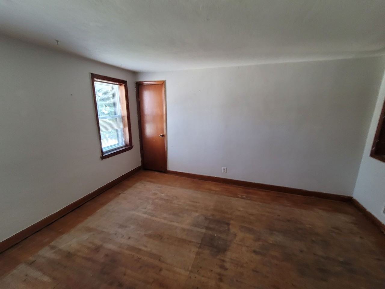 3923 S Pennsylvania Ave - Photo 3 of 8