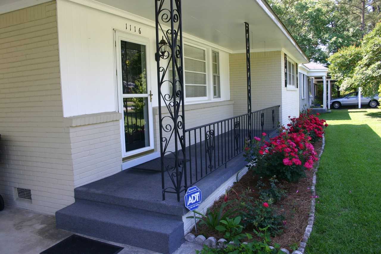 1116 Deerwood St - Photo 2 of 10