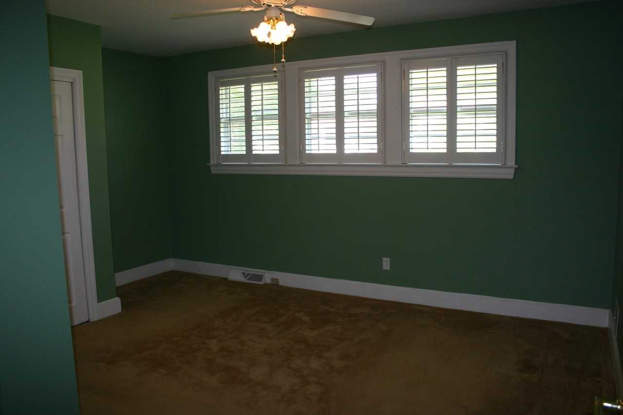 1116 Deerwood St - Photo 6 of 10
