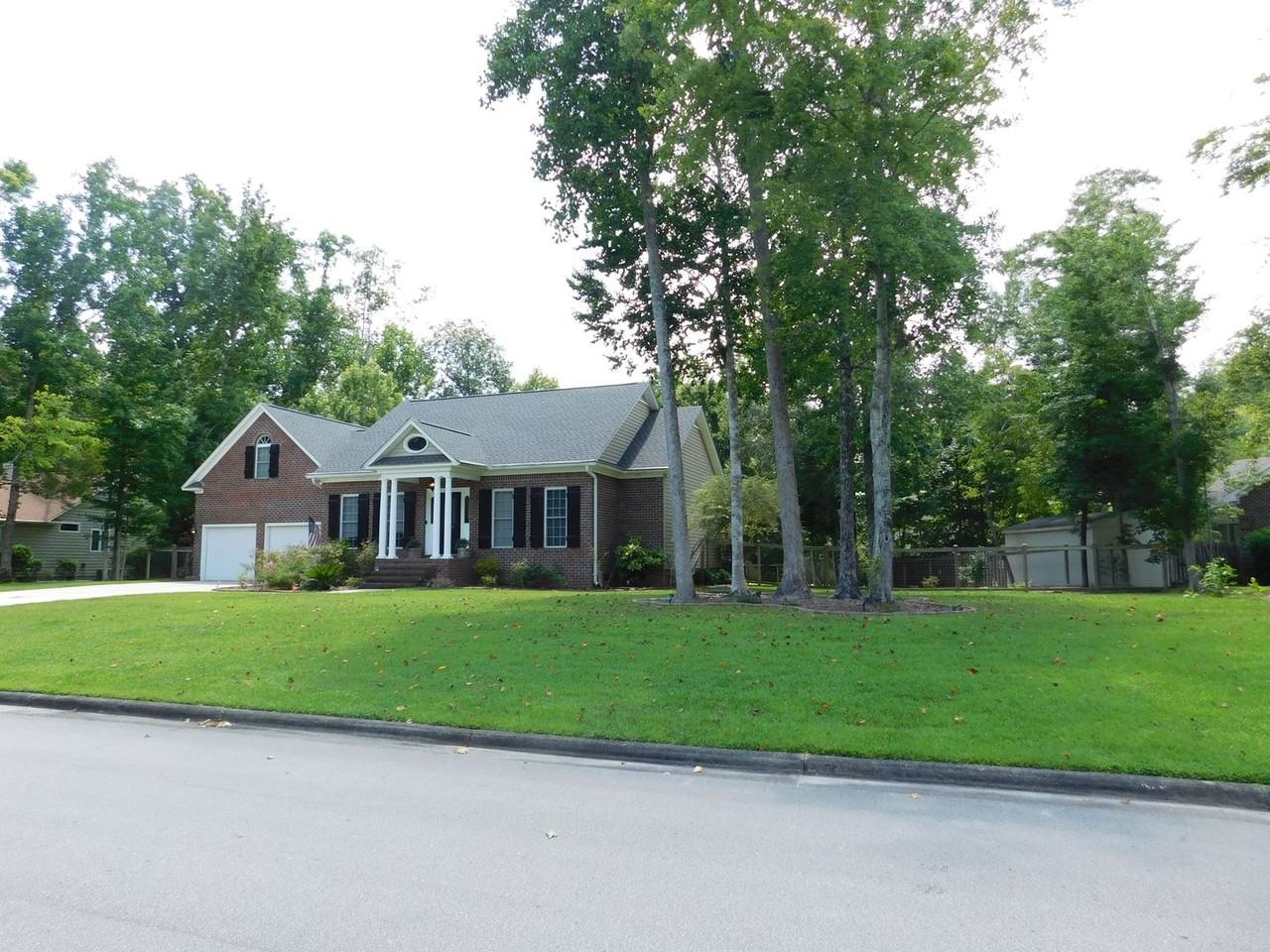 300 Taliaferro Ln - Photo 2 of 50