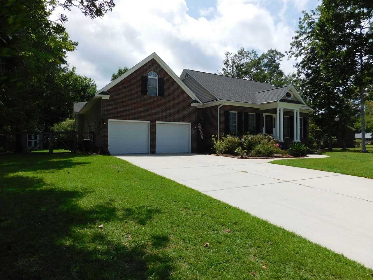 300 Taliaferro Ln - Photo 4 of 50