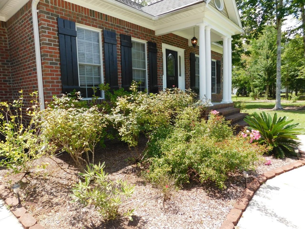 300 Taliaferro Ln - Photo 5 of 50