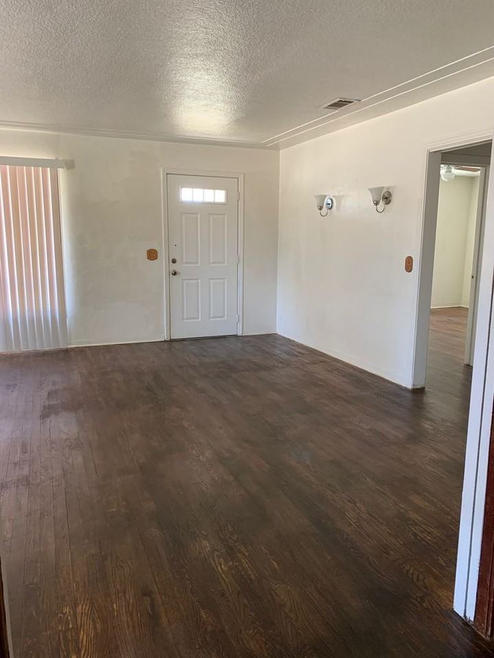 6838 Fruitland Ave - Photo 3 of 15