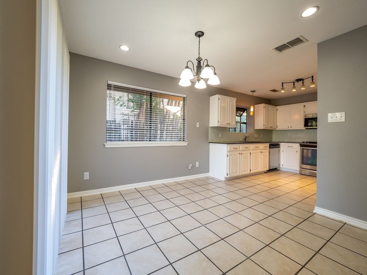 4804 Broadhill Dr - Photo 5 of 22