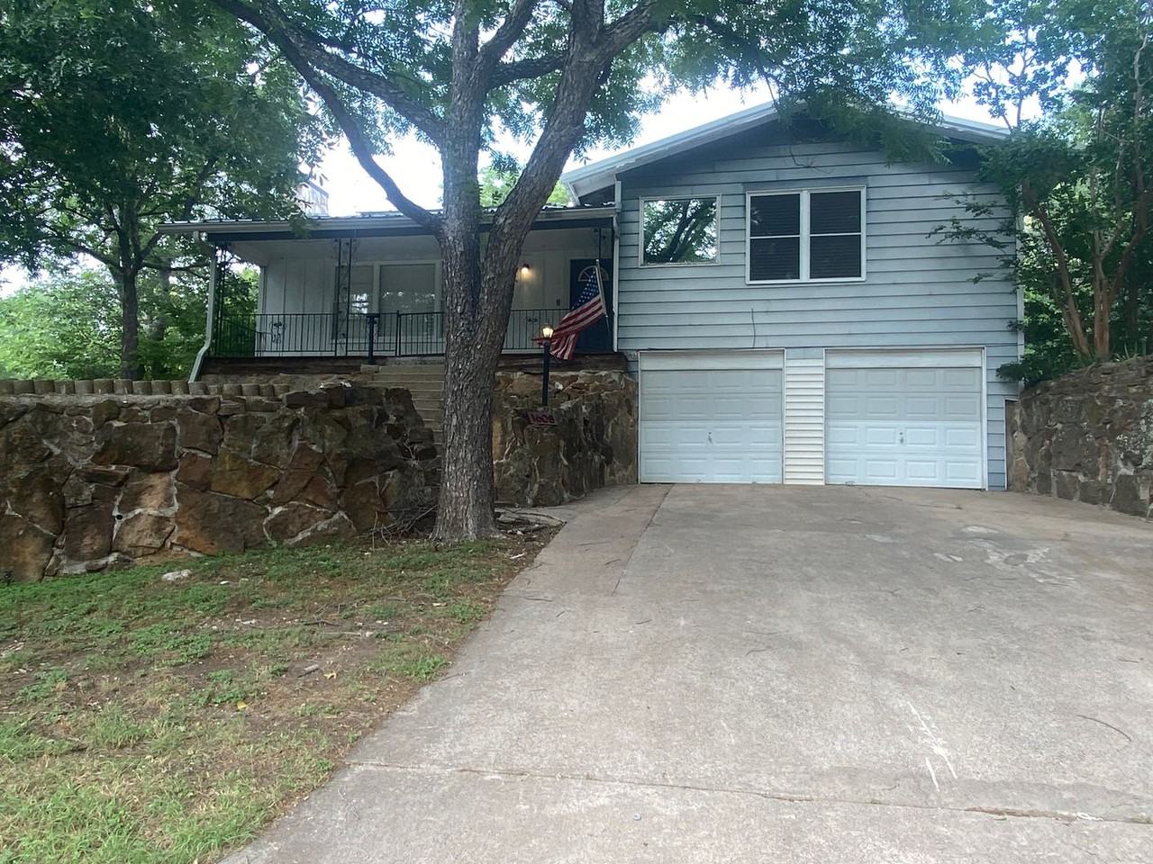 1608 Glenwick Dr - Photo 2 of 30