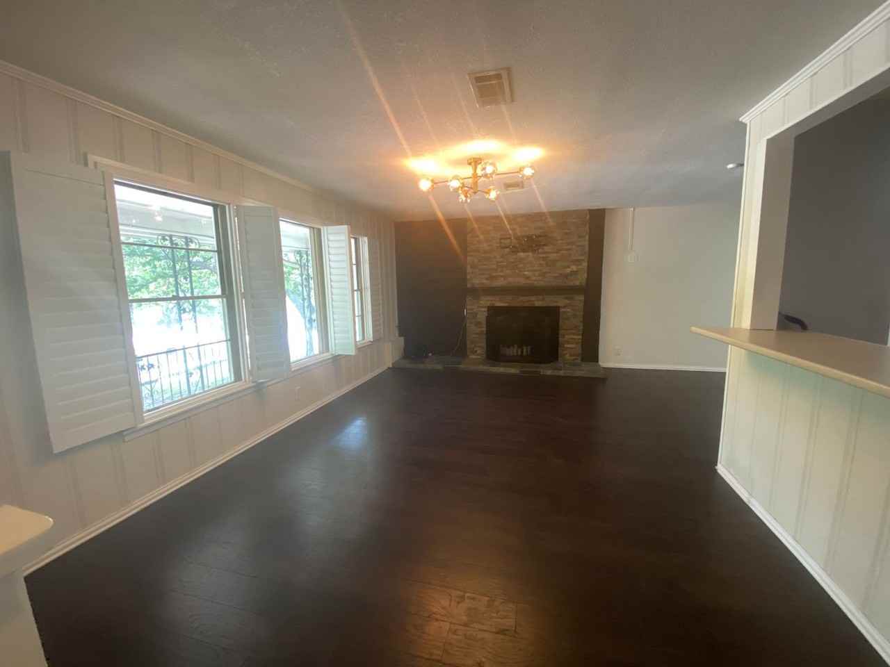 1608 Glenwick Dr - Photo 3 of 30