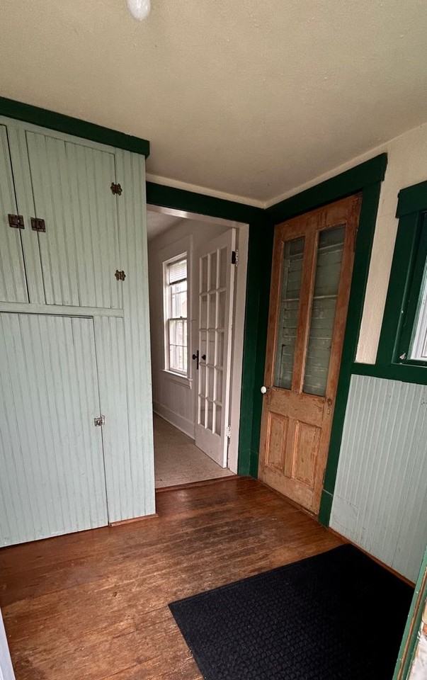 220 Main St - Photo 3 of 9