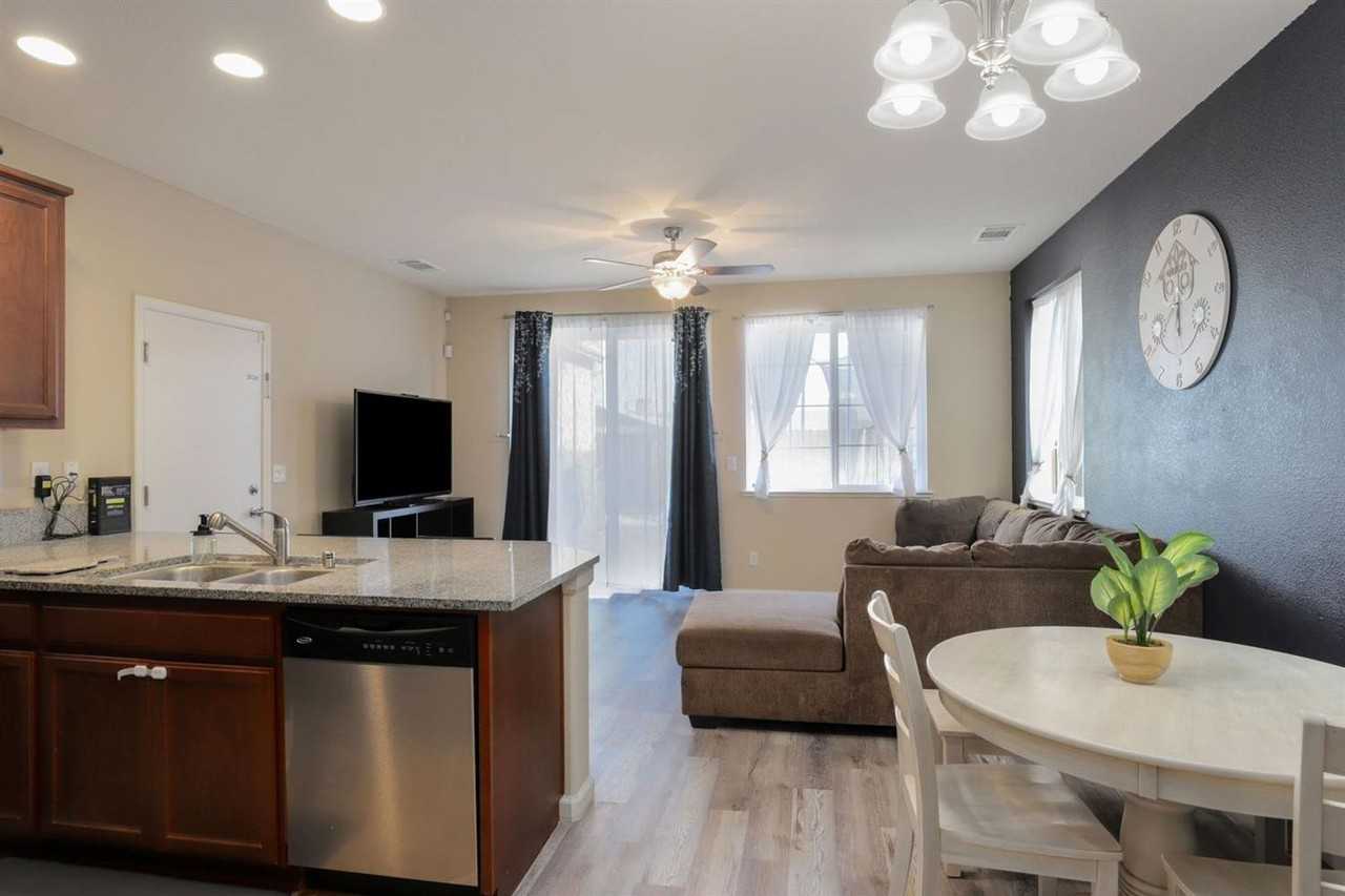 1730 Norwood Heights Ln - Photo 3 of 10