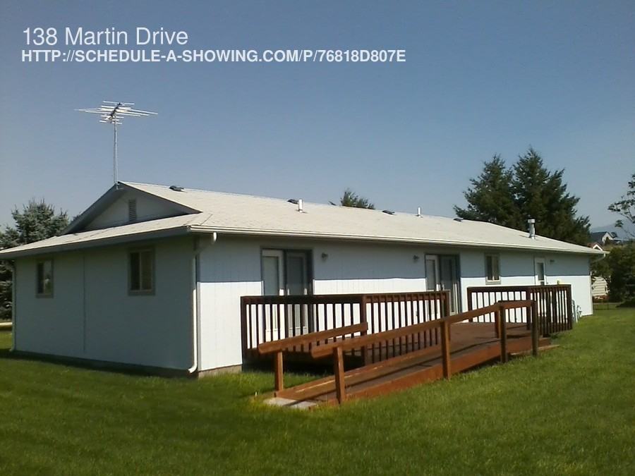 138 Martin Dr - Photo 2 of 4