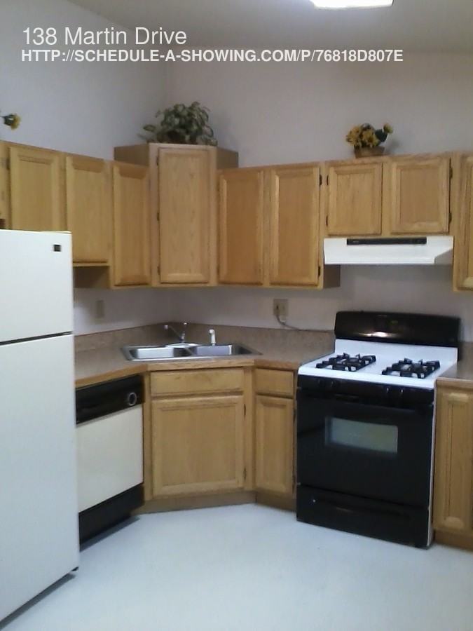 138 Martin Dr - Photo 3 of 4