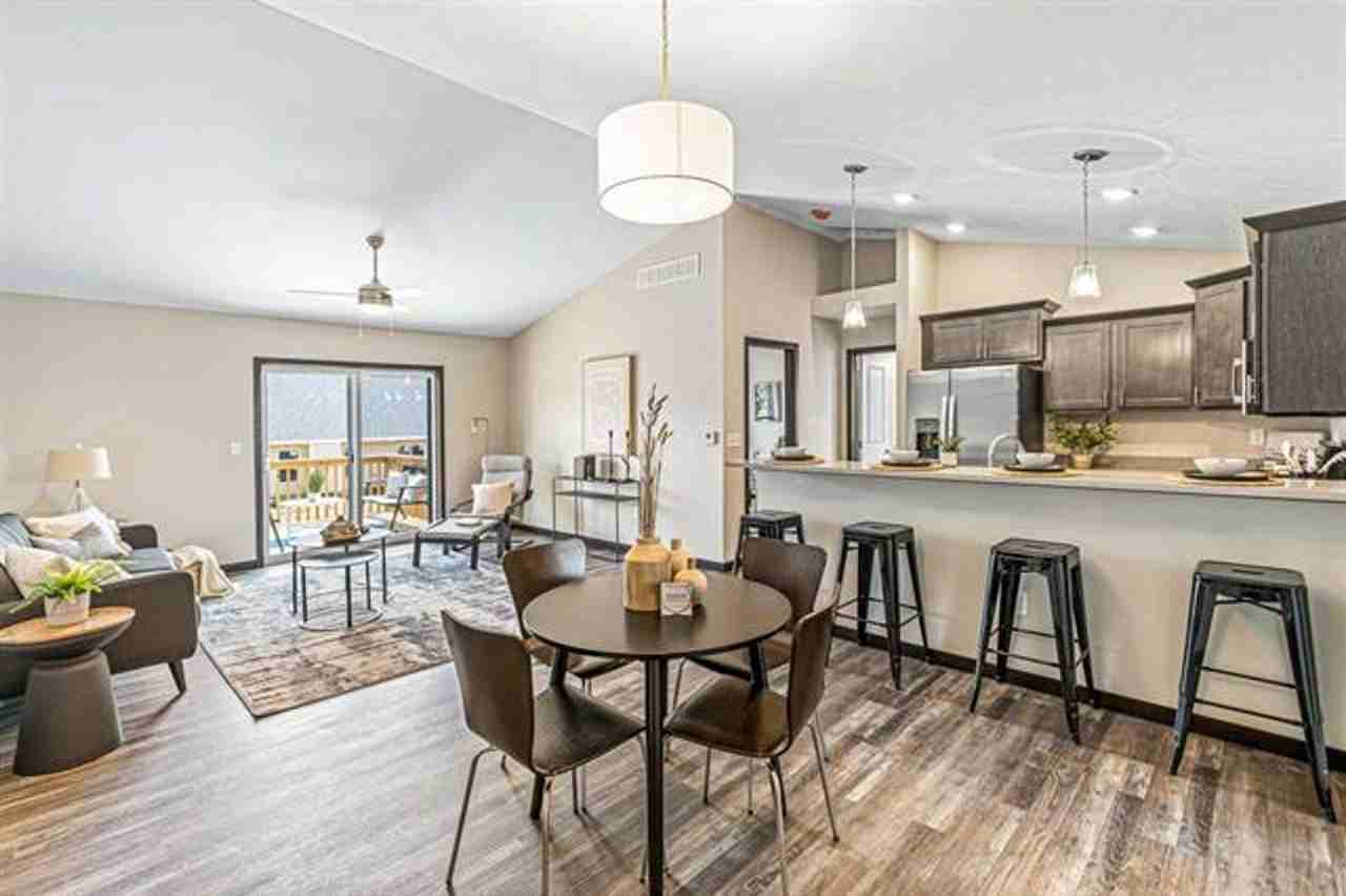 427 Chloe Dr - Photo 3 of 22