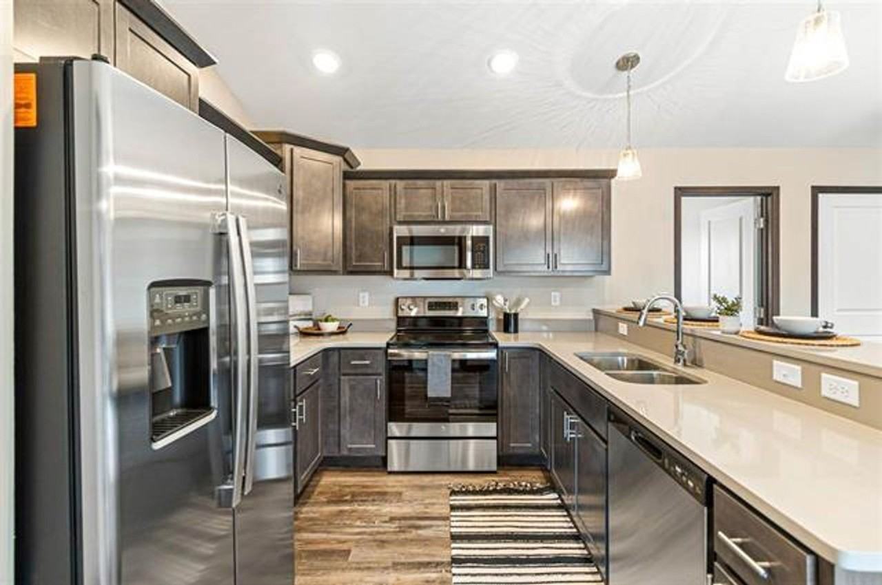 427 Chloe Dr - Photo 5 of 22