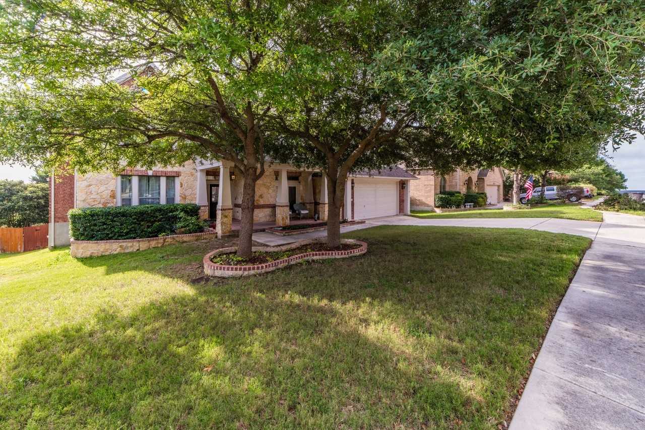 15814 Seekers St - Photo 2 of 38