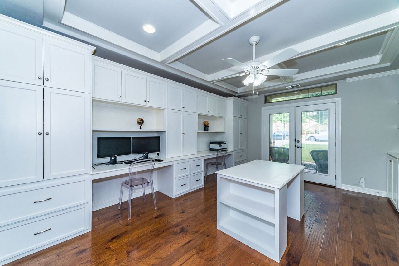 15814 Seekers St - Photo 6 of 38