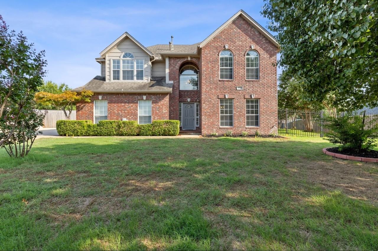 8961 S College Pl - Photo 2 of 30