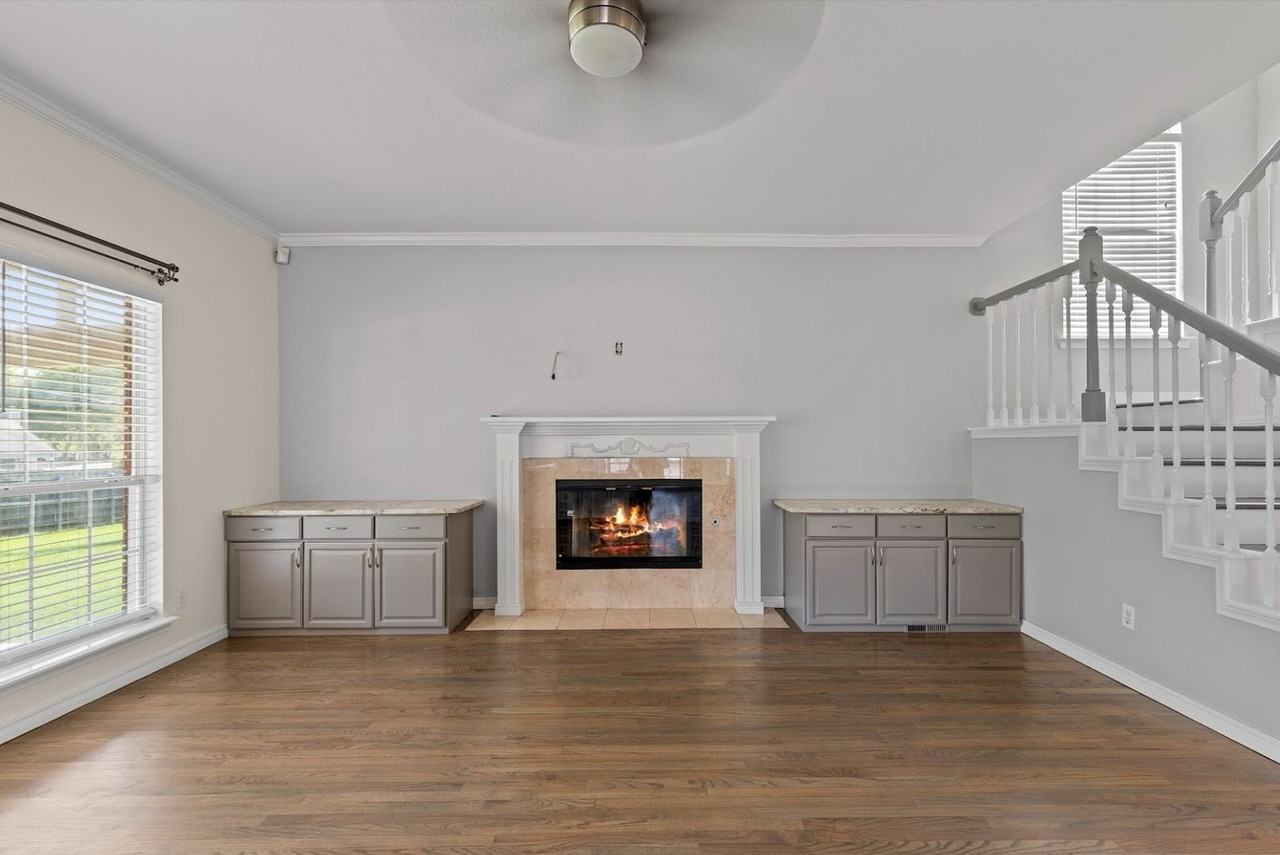 8961 S College Pl - Photo 3 of 30