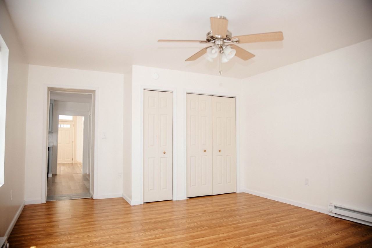 11 11 N Main St - Photo 3 of 20