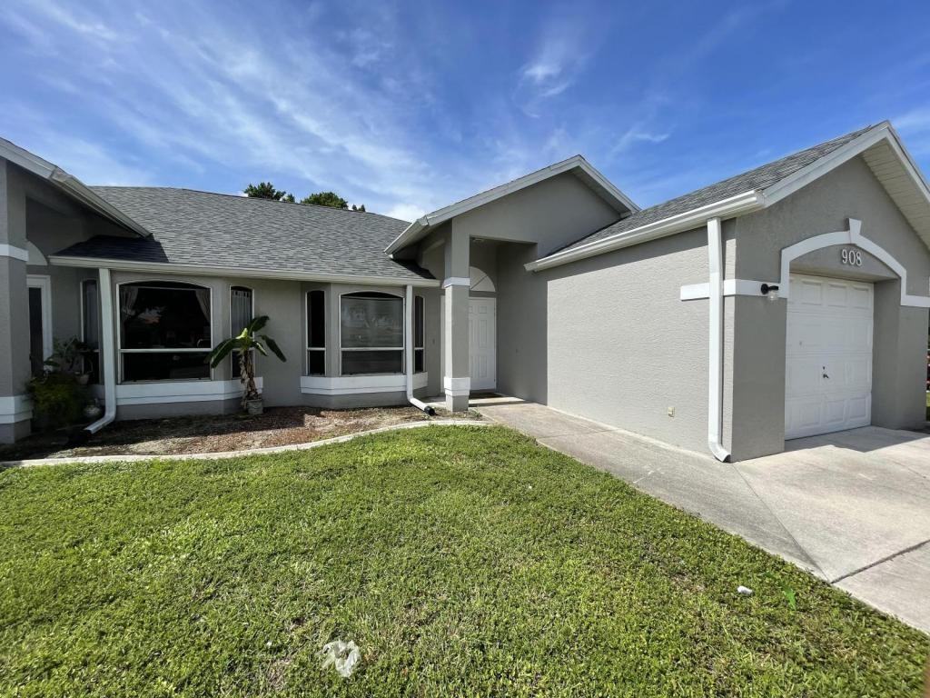 906/908 Cape Coral Pkwy W - Photo 2 of 26