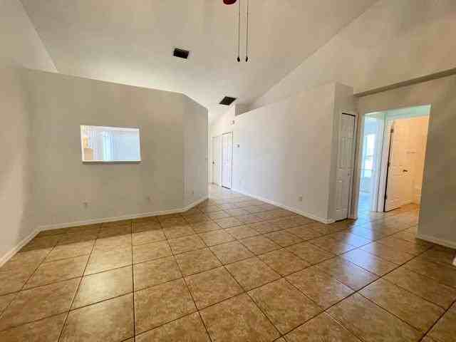 906/908 Cape Coral Pkwy W - Photo 3 of 26