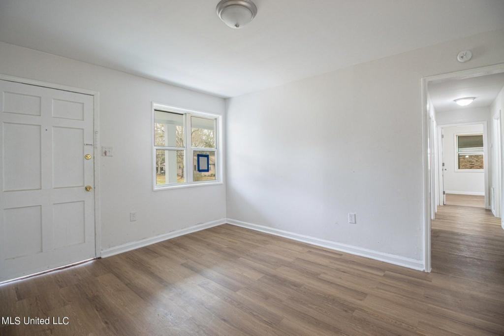 3112 Bellview Ave - Photo 2 of 20