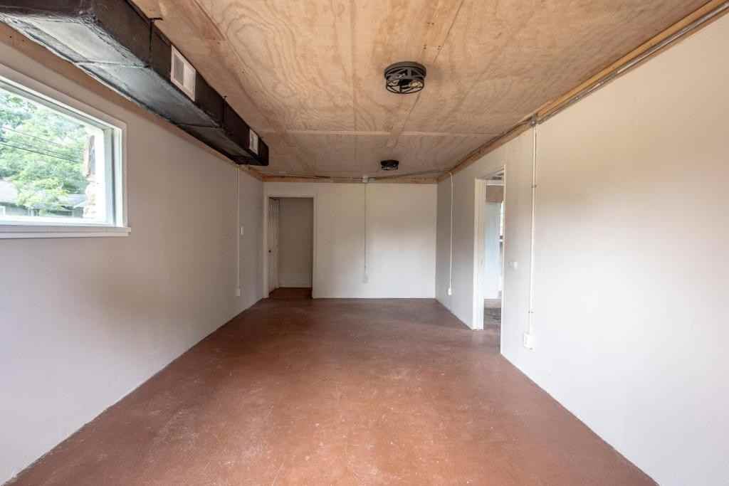 632 Avenue E - Photo 3 of 16