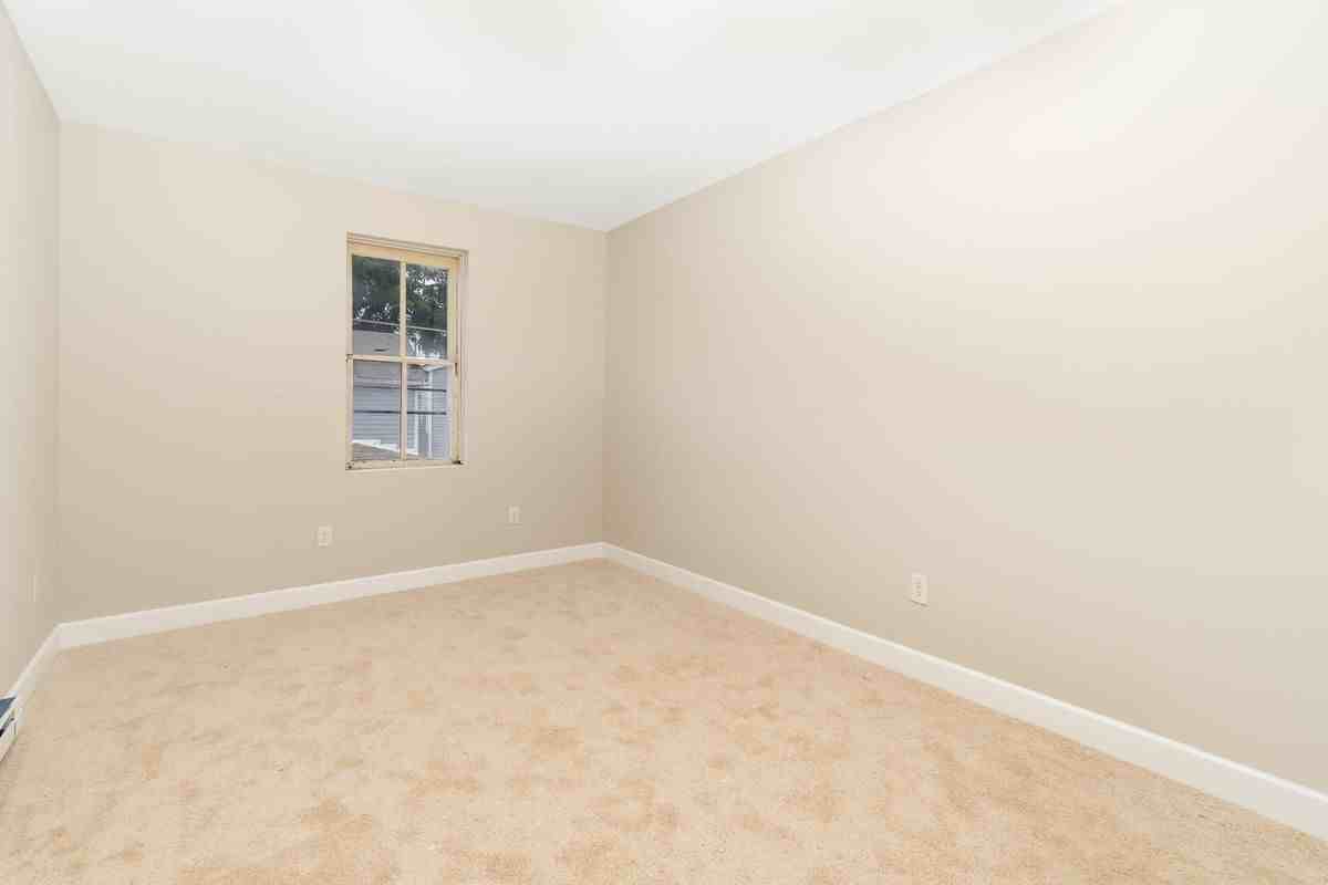 60 Breckenridge St - Photo 2 of 11