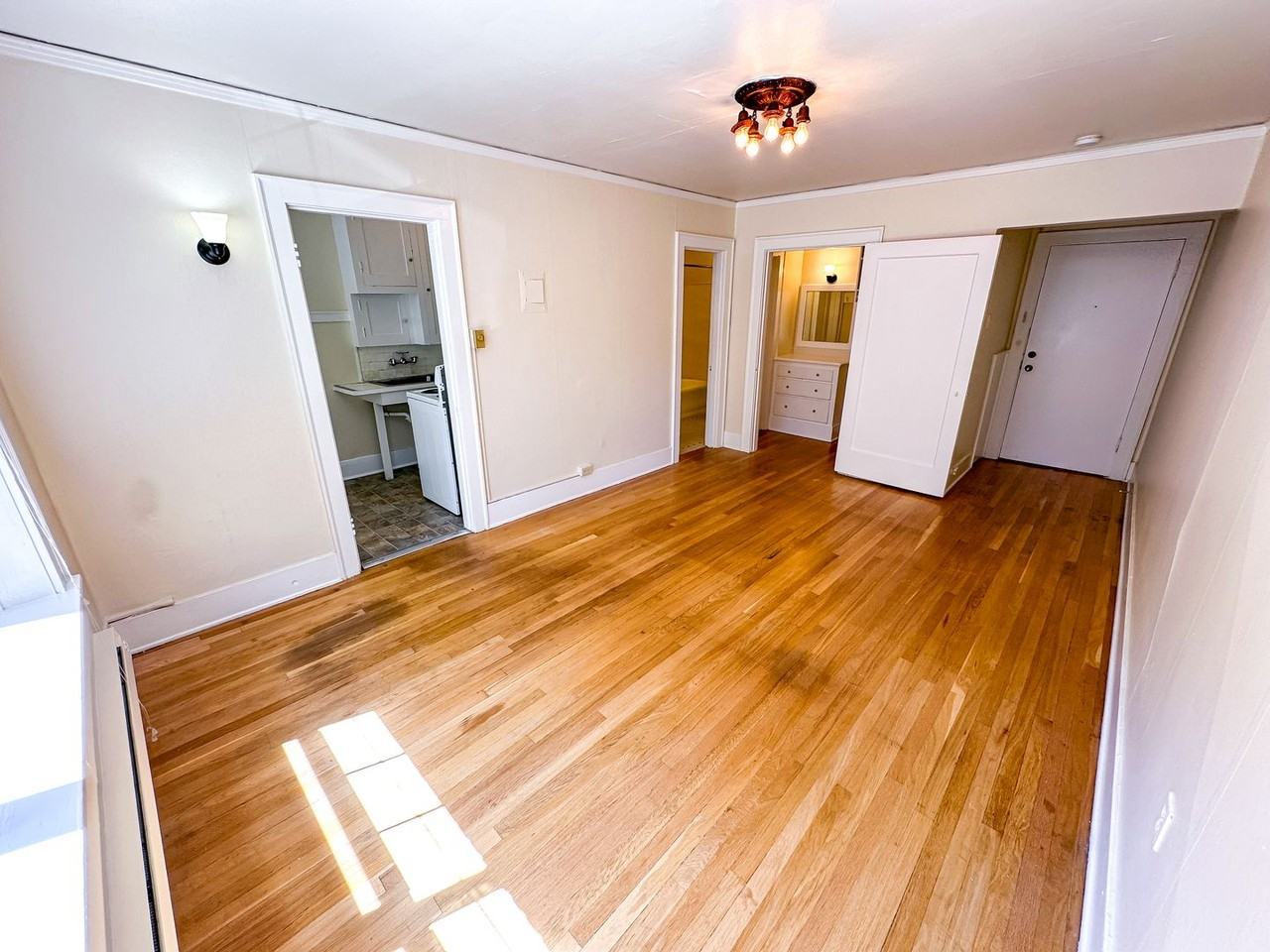 Belmont Apartments - Photo 2 of 10
