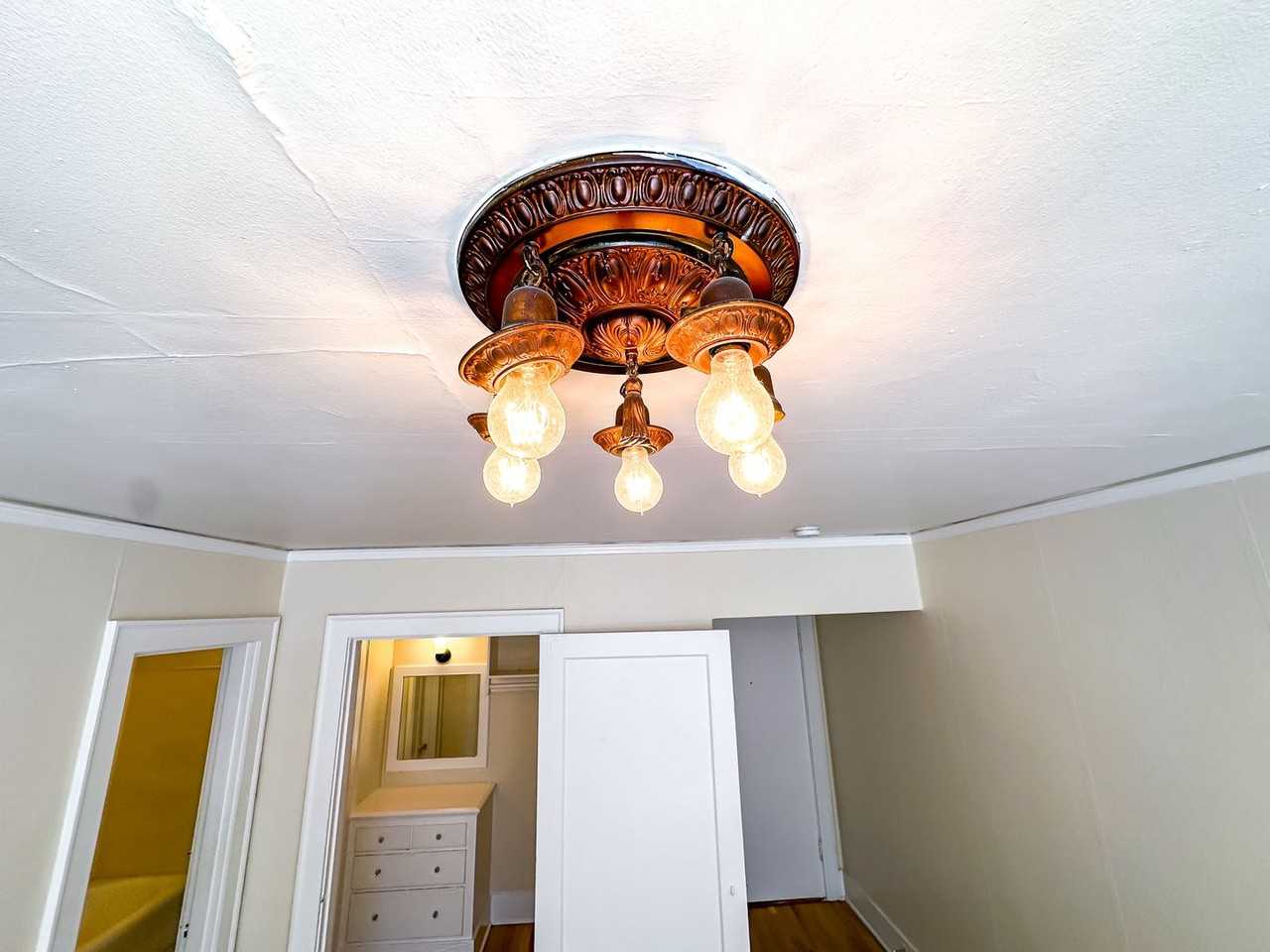 Belmont Apartments - Photo 3 of 10