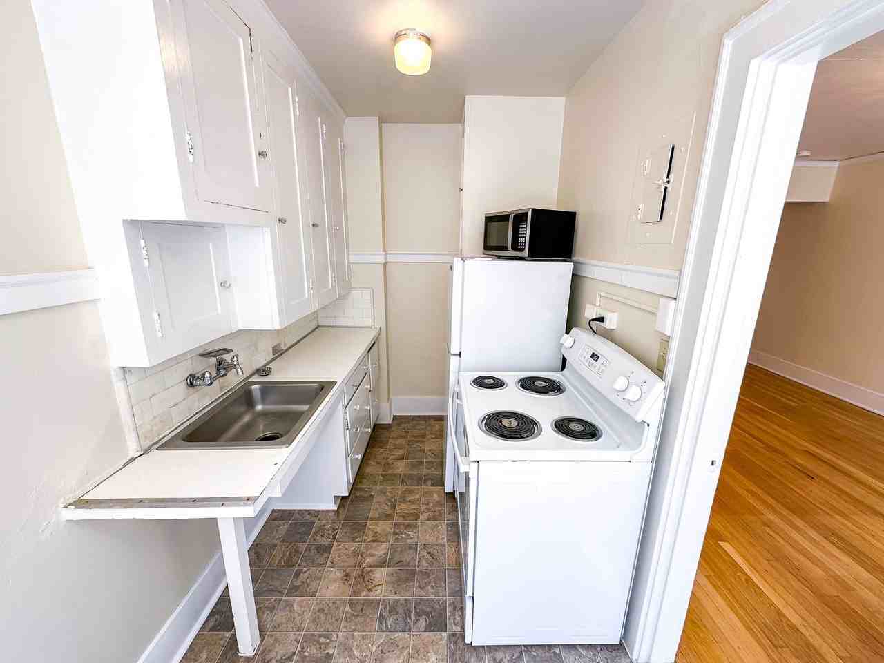 Belmont Apartments - Photo 6 of 10