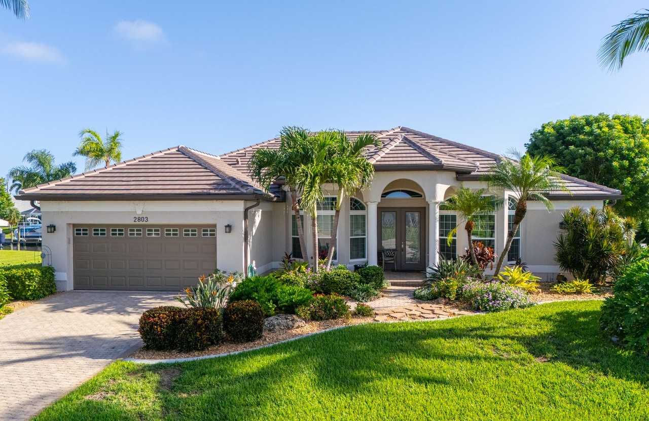 2803 Sw 39th Ter - Photo 2 of 33