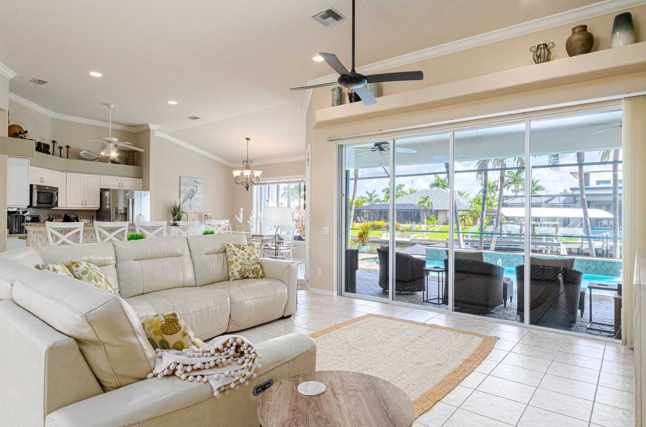 2803 Sw 39th Ter - Photo 5 of 33