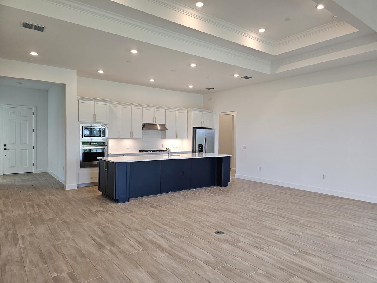 20175 Millrun Dr - Photo 2 of 31