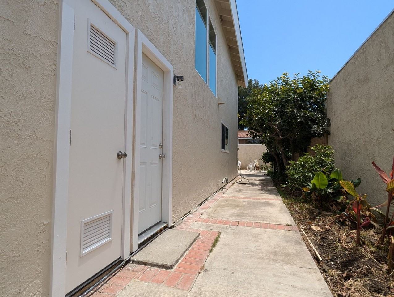 1106 W Curie Ave - Photo 3 of 25