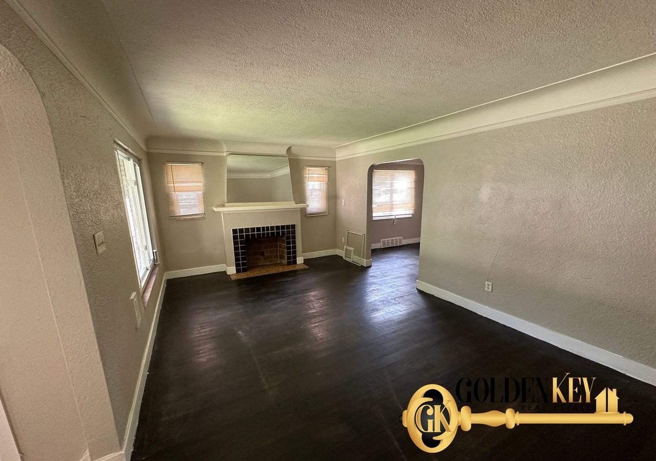 16886 Pinehurst St - Photo 2 of 7