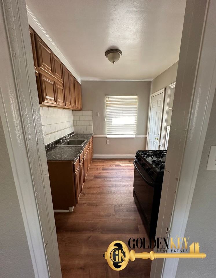 16886 Pinehurst St - Photo 3 of 7