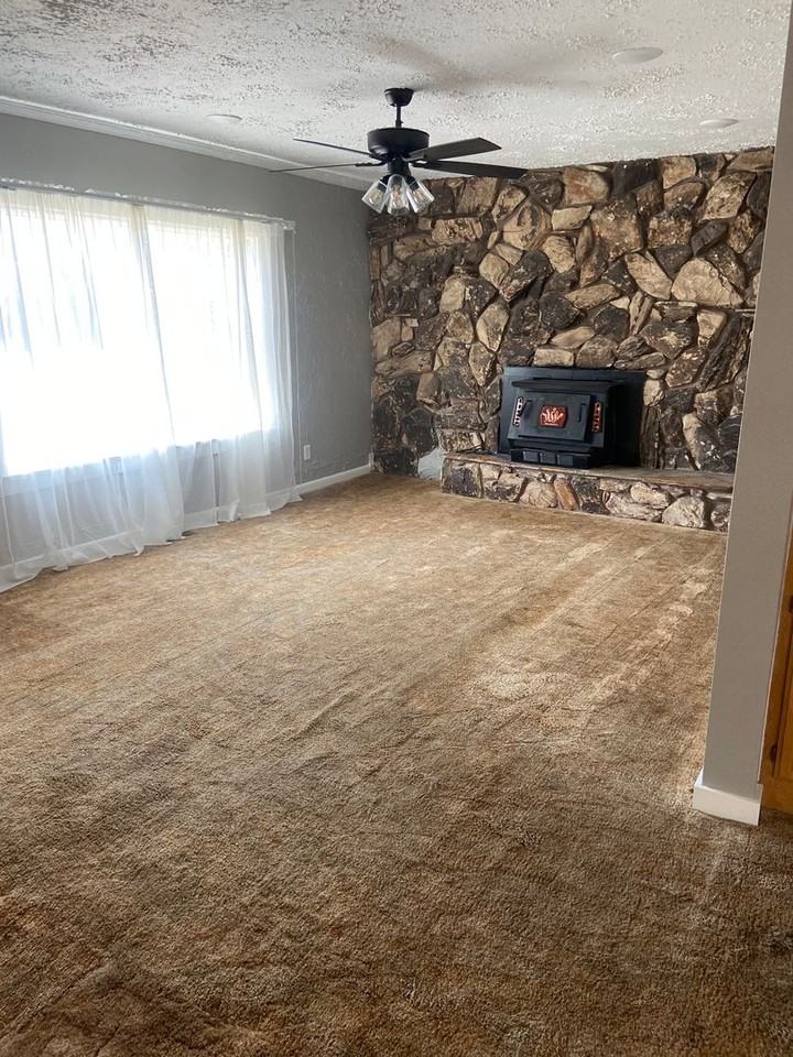 403 W 1st N - Photo 3 of 26