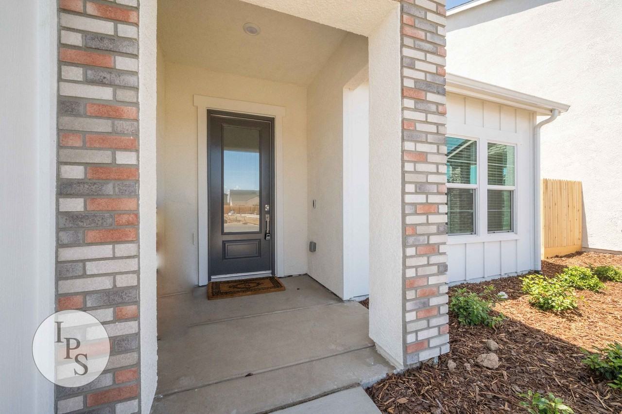 5125 N Annapolis Ave - Photo 3 of 29