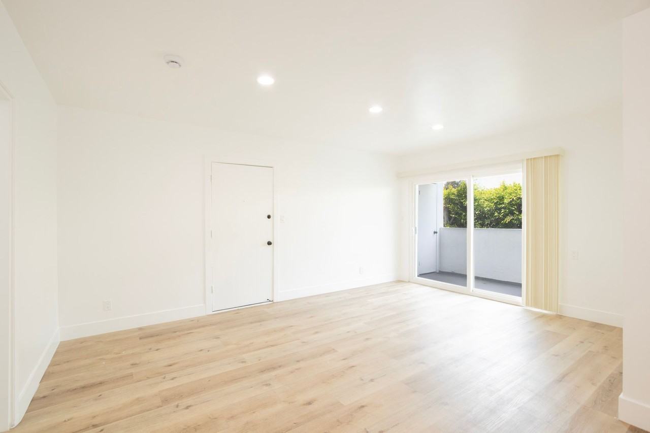 904 N Sierra Bonita LLC - Photo 3 of 45