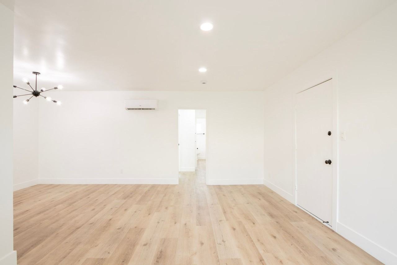 904 N Sierra Bonita LLC - Photo 4 of 45