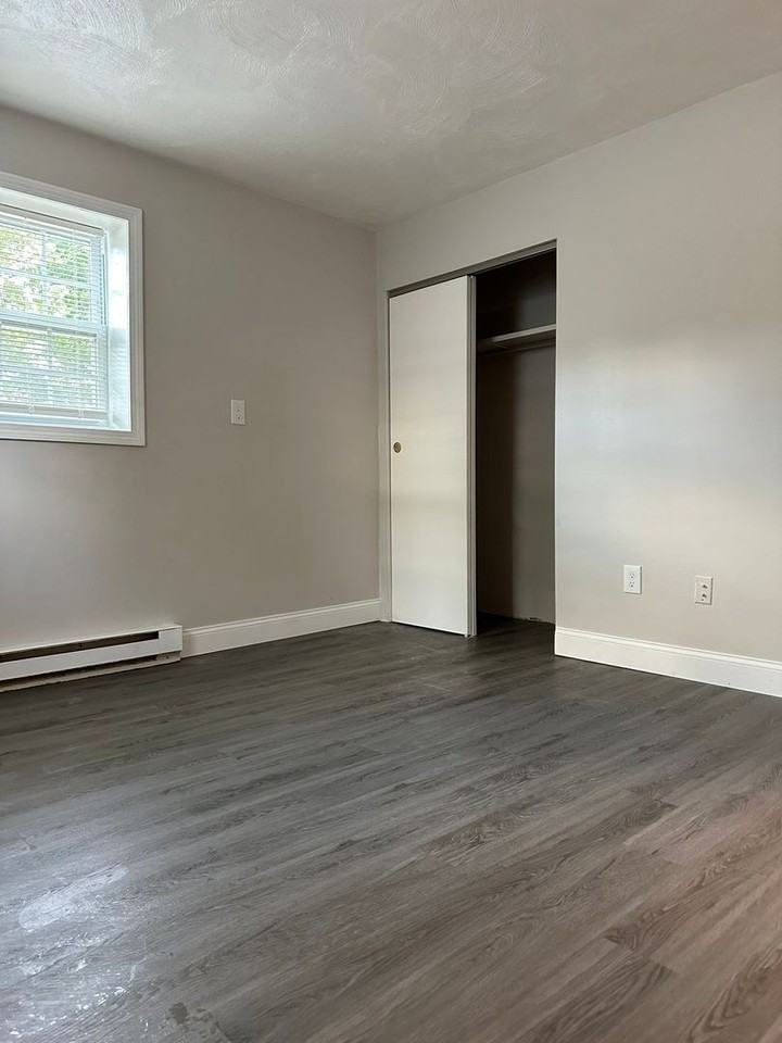 1093 Main Street - Photo 3 of 14