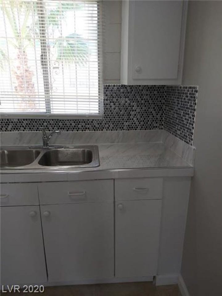 1909 Alwill St - Photo 2 of 8