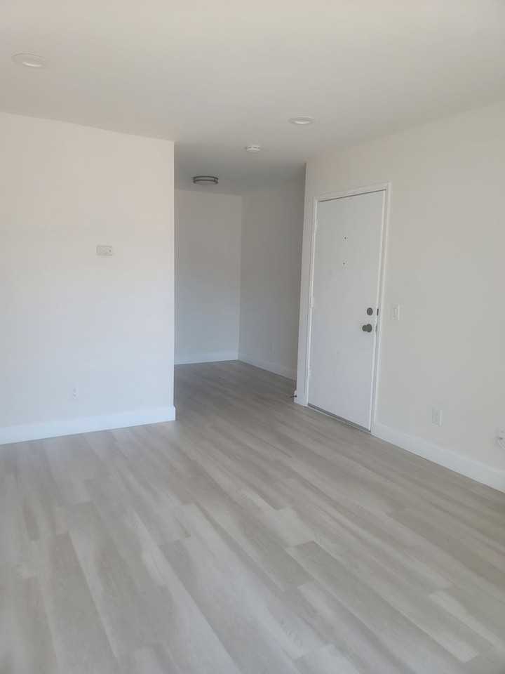 Lake Ridge - Photo 2 of 16